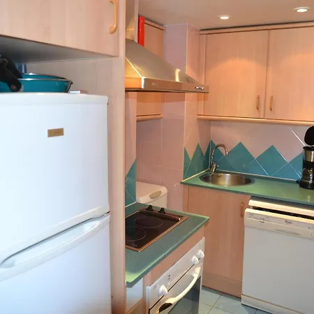 Acogedor Con Vista Al Mar, Piscina Y Acceso Directo A La Playa En - Es-323-36 شقة *
