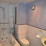 Acogedor Con Vista Al Mar, Piscina Y Acceso Directo A La Playa En - Es-323-36 Lejlighed L'Estartit